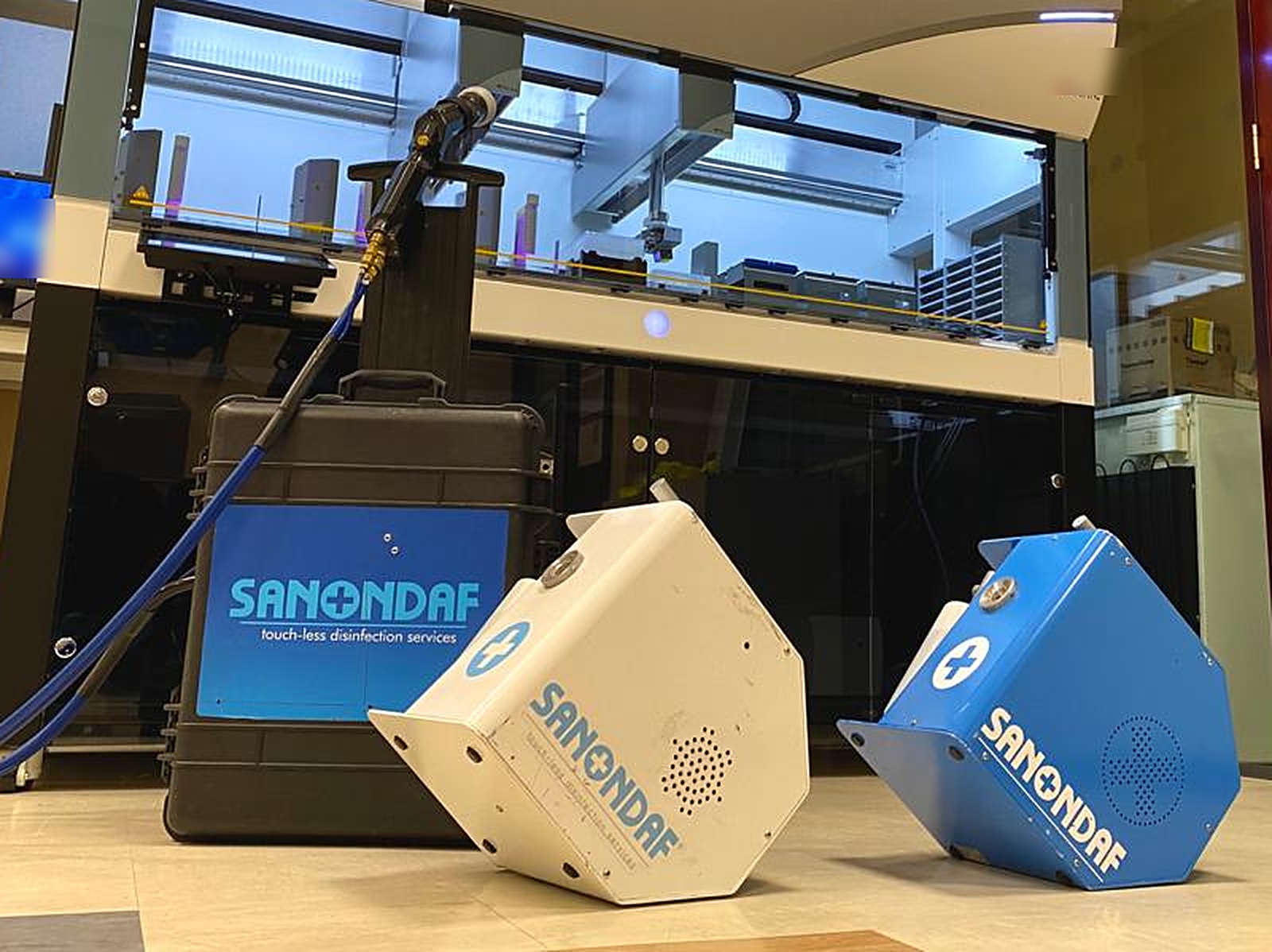 Sanondaf fogging machines and electrostatic heads set up in a laboratory